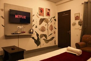 高档床上用品、折叠床/加床（额外收费）、免费 WiFi、床单