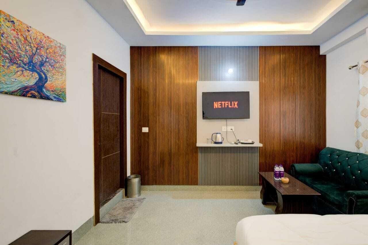 Executive Room | Premium bedding, rollaway beds, free WiFi, bed sheets