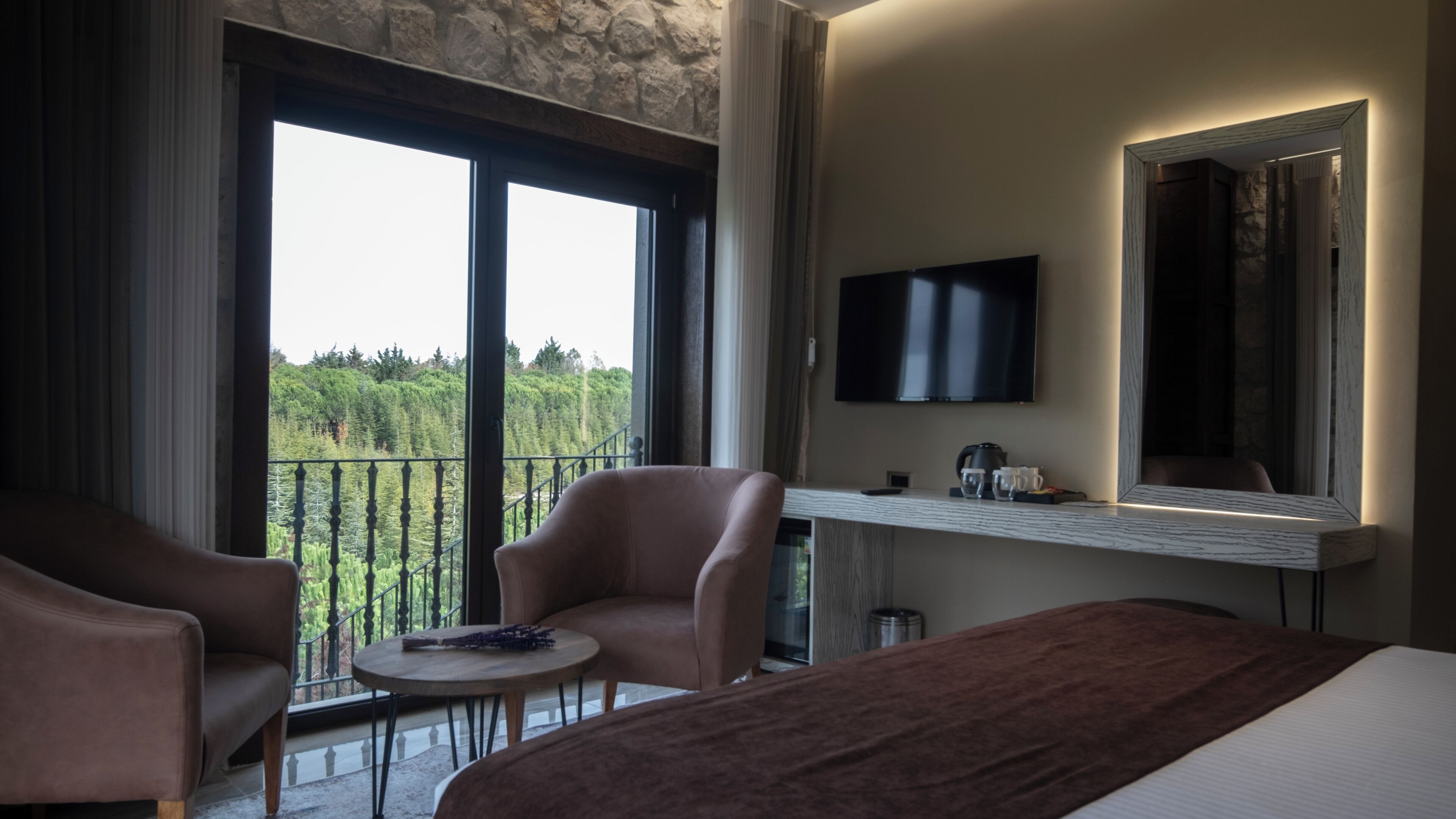 高級寢具、免費迷你吧物品、客房內保險箱、書桌