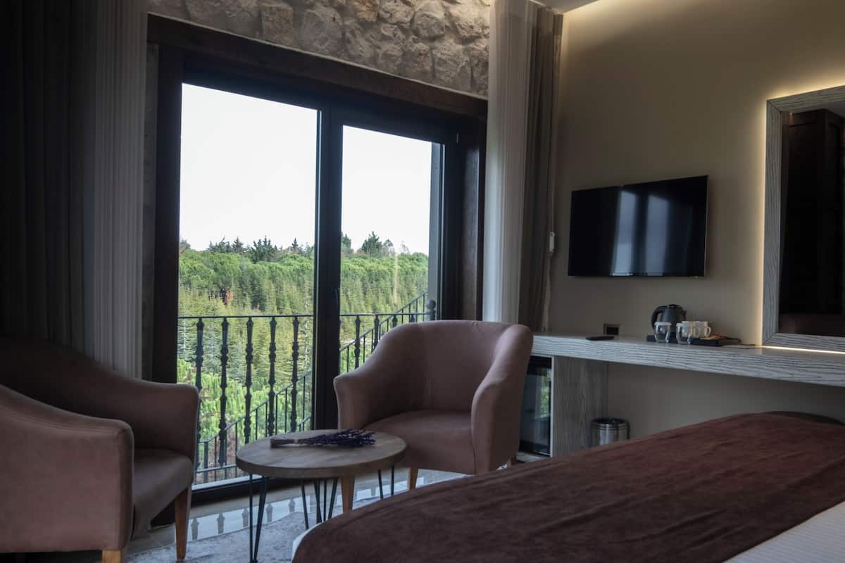 高級寢具、免費迷你吧物品、客房內保險箱、書桌