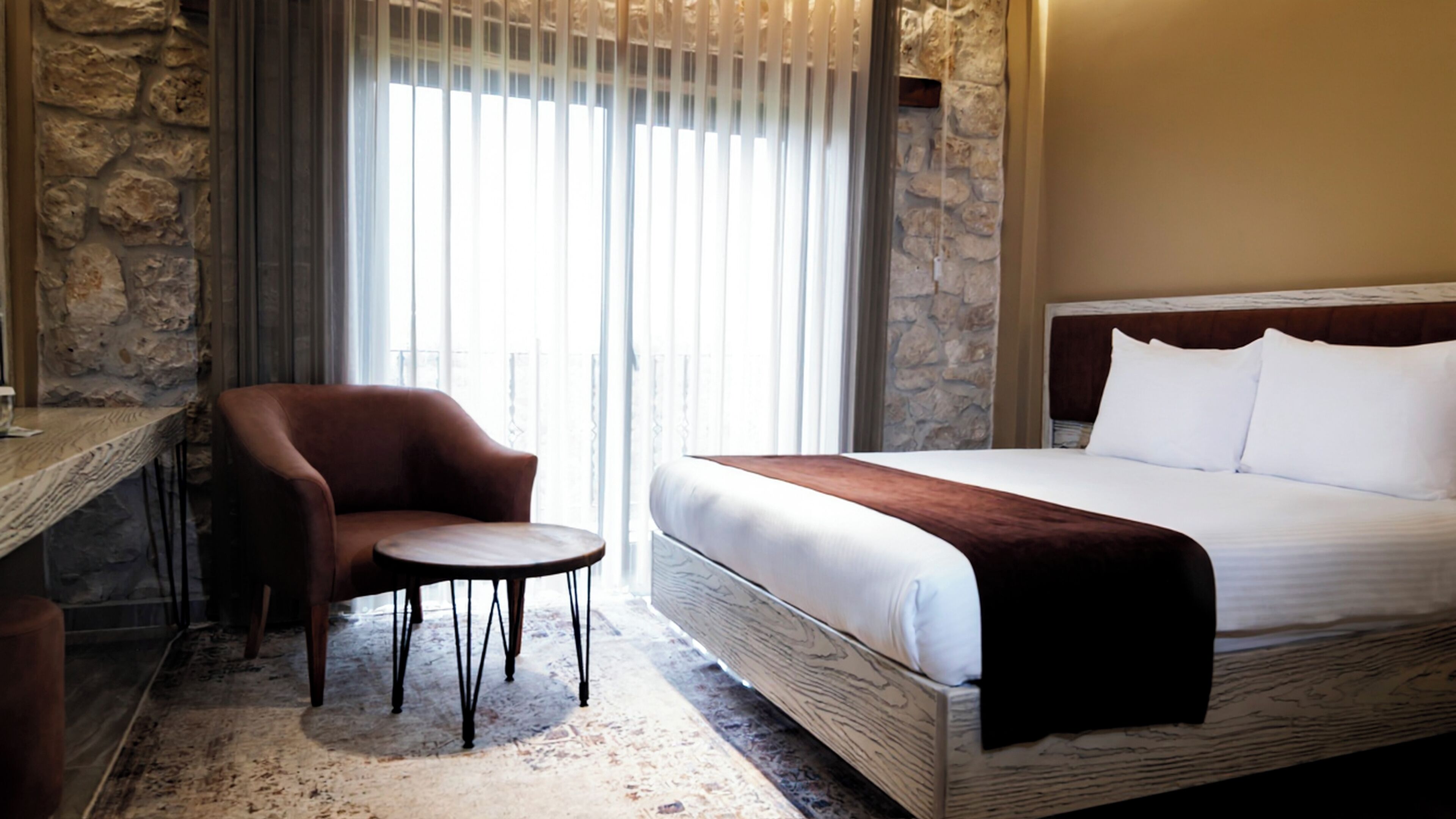 Premium bedding, free minibar items, in-room safe, desk