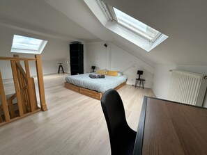 Bügeleisen/Bügelbrett, Internetzugang, Bettwäsche