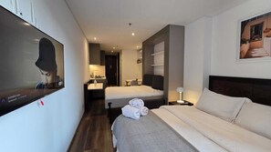 Appartamento Basic, vista cortile | Una scrivania, postazione laptop, Wi-Fi gratuito