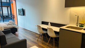 Appartamento Basic, vista cortile | Sala da pranzo