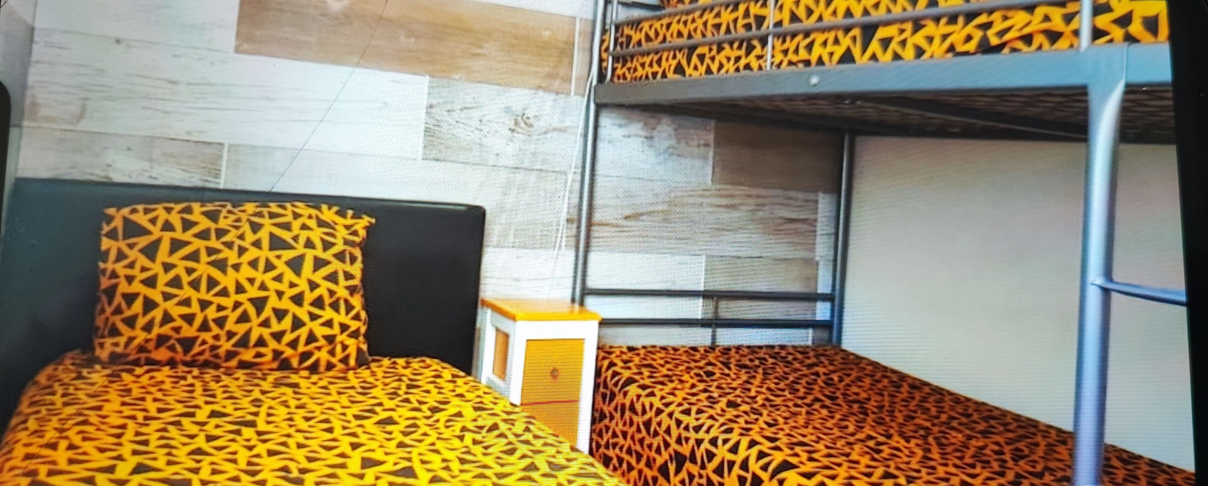 3 slaapkamers, een strijkplank/strijkijzer, wifi, beddengoed