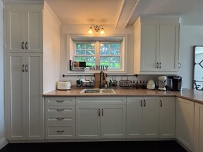 ميكروويف، فرن، موقد طهي مسطح، غلّاية كهربائية