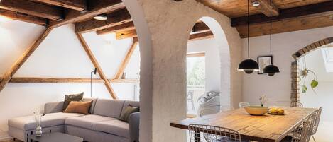 Televisor intel·ligent, llar de foc i estèreo