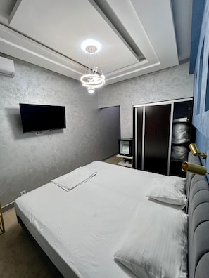 Kahden hengen deluxe-huone | Silitysrauta/-lauta, ilmainen Wi-Fi