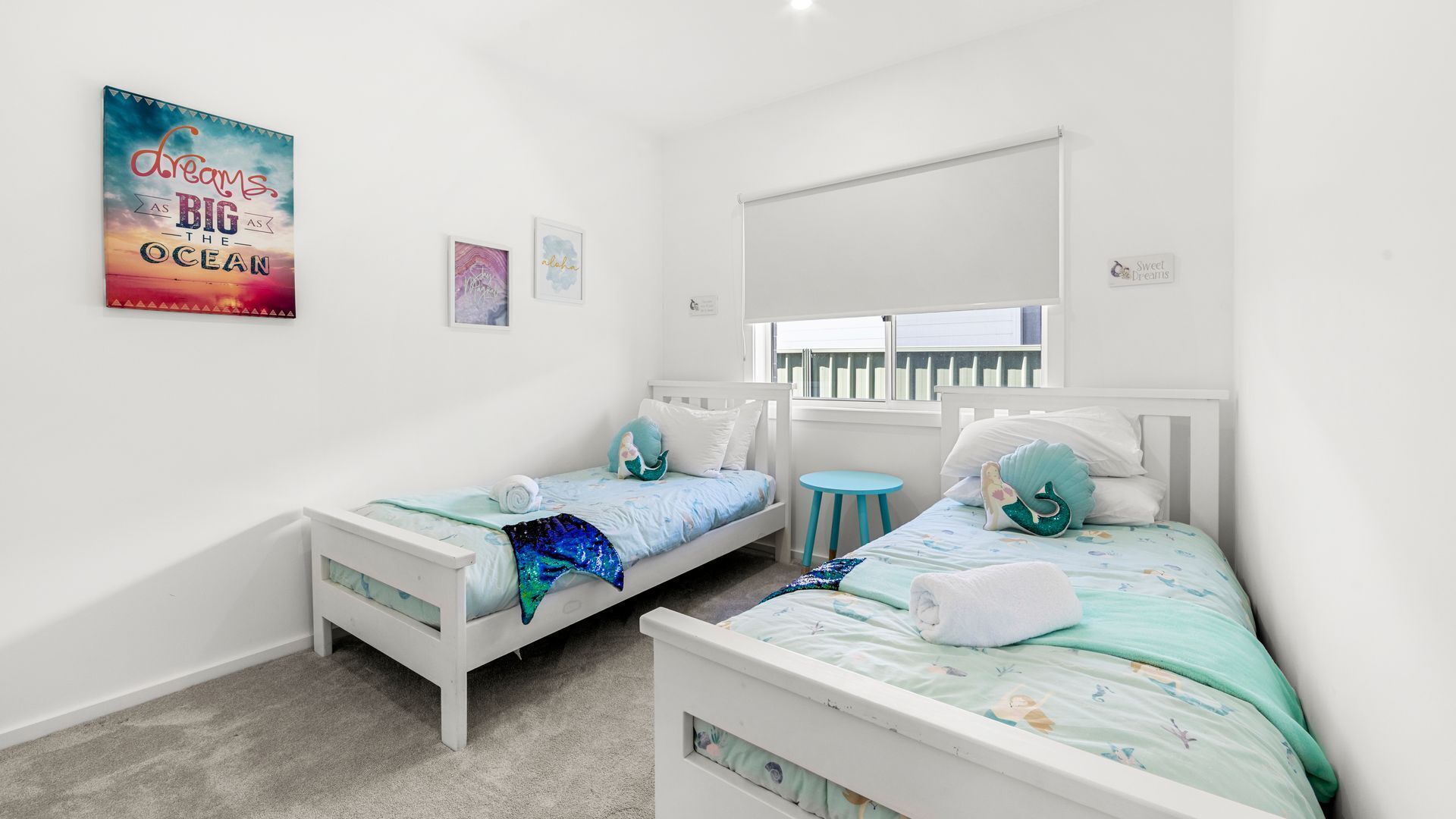 4 bedrooms, desk, iron/ironing board, travel cot