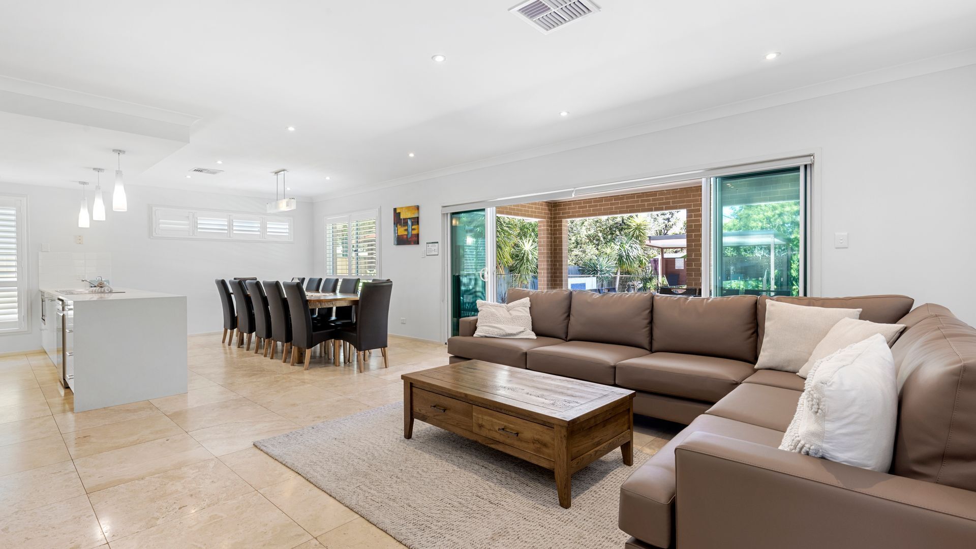 Smart TV, DVD player, books, stereo