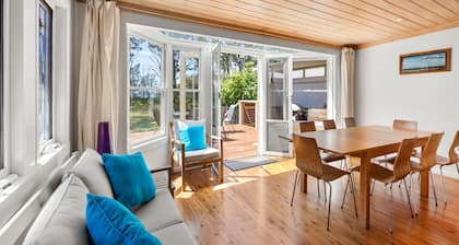 Banksia Cottage - Pet Friendly Waterfront
