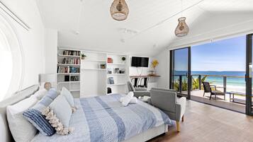 4 عدّة غرف نوم ومكتب ومكواة/لوح كي وسرير سفر