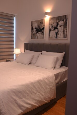 2 bedrooms, iron/ironing board, free WiFi, bed sheets