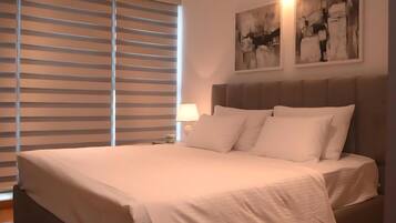 Iron/ironing board, WiFi, bed sheets