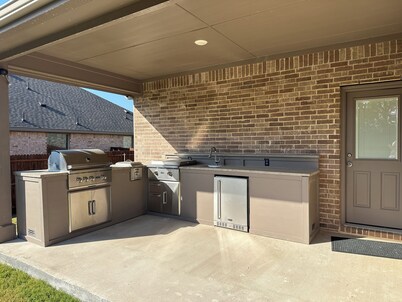 1 level New home available!