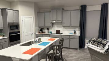 MikrovÄgsugn, ugn, spishÀll och diskmaskin