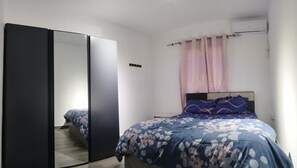 3 makuuhuonetta, silitysrauta/-lauta, Wi-Fi, vuodevaatteet