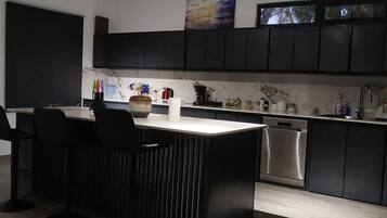 Microwave, oven, stovetop, dishwasher