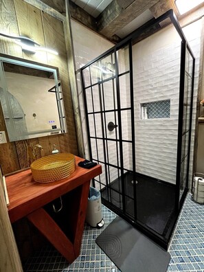 Hårtørrer, håndklæder