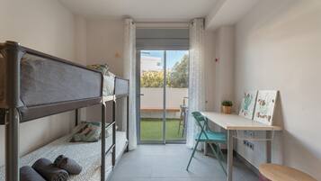 2 slaapkamers, een strijkplank/strijkijzer, wifi, beddengoed