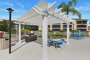 Condo, Multiple Beds (Bouchelle Island 125) | Outdoor dining
