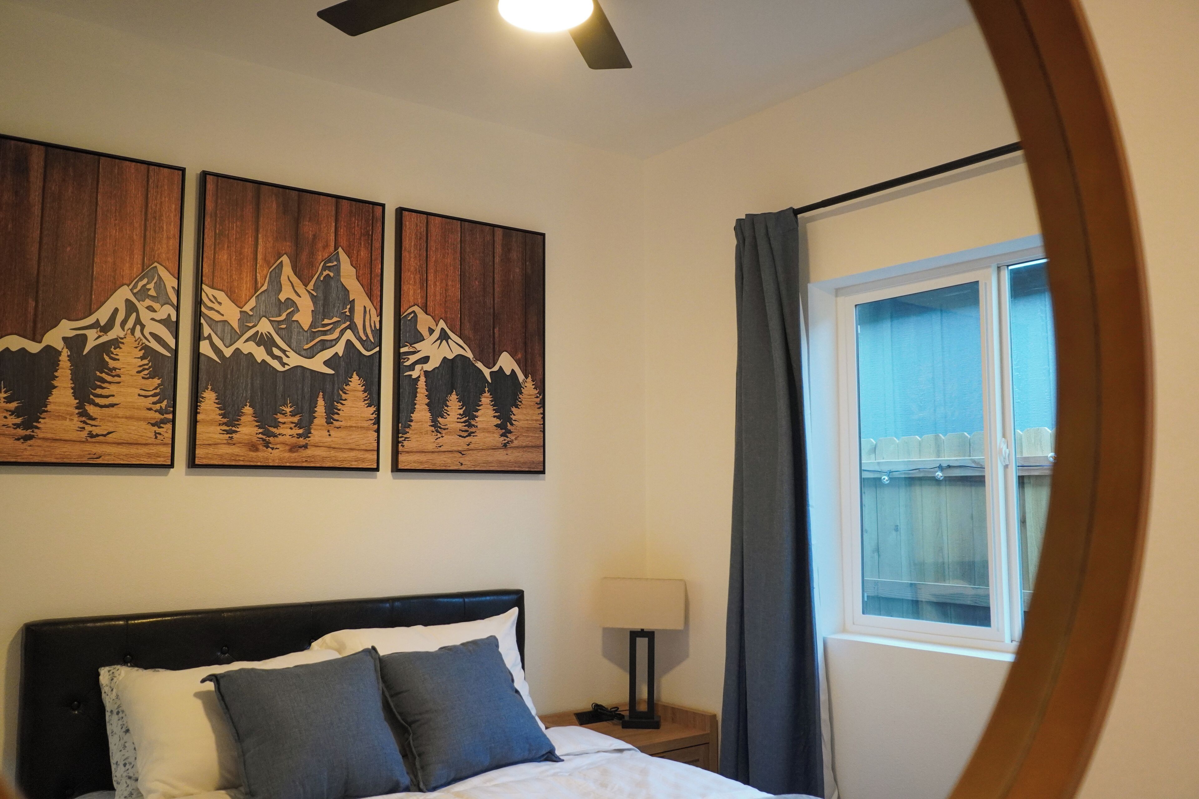 2 slaapkamers, een strijkplank/strijkijzer, gratis wifi, beddengoed