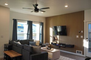 تلفزيون ذكي