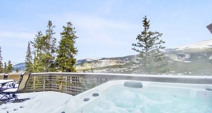 Mountain Views & Private Hot Tub Near Peak 10