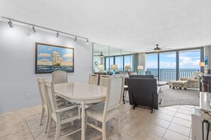 Leilighet, flere senger (Sherwin Condominium 1702) | Spiseområde