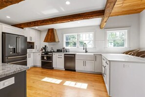 ميكروويف، فرن، موقد طهي مسطح، غسالة أطباق