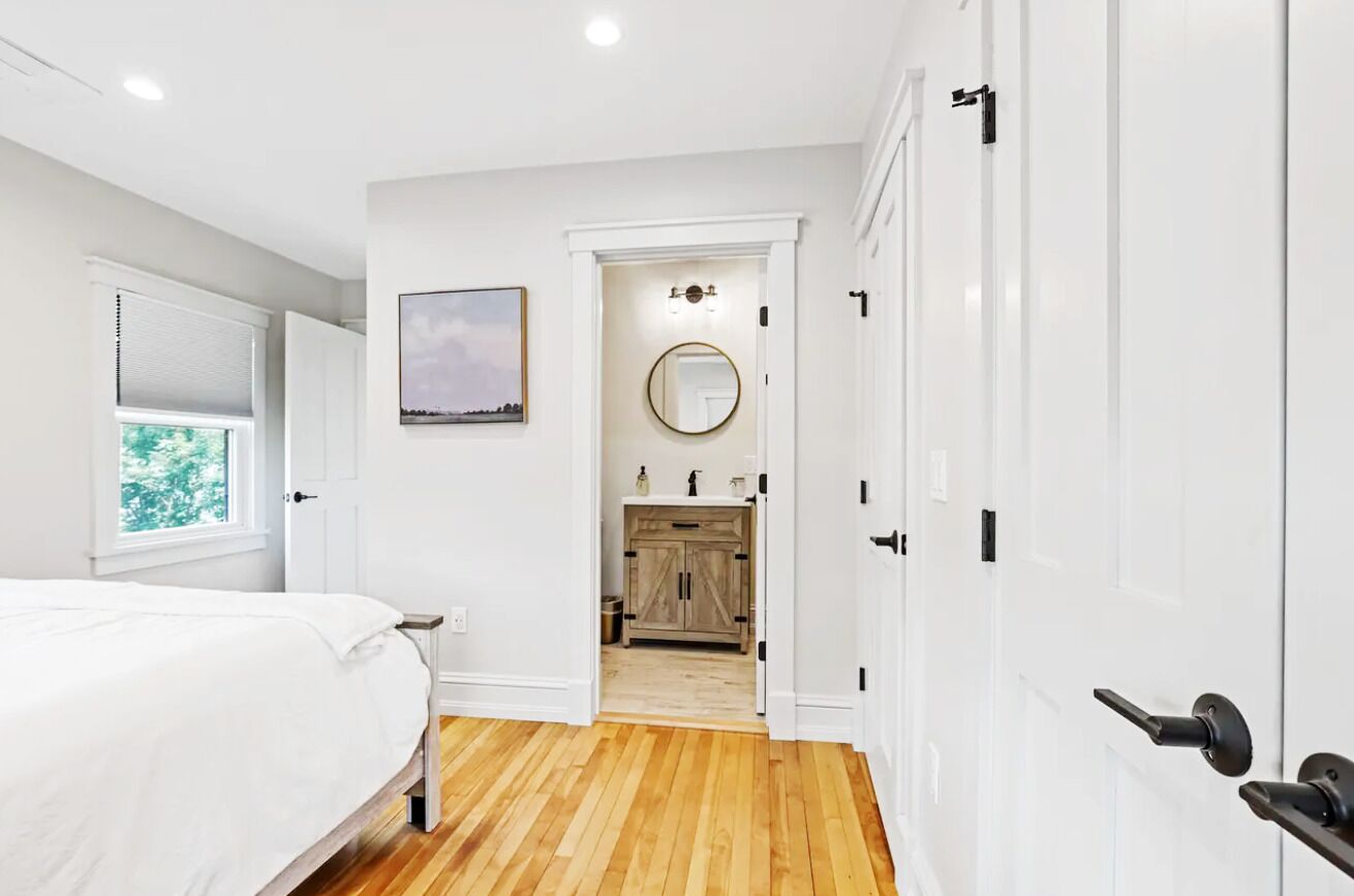 4 bedrooms, WiFi, bed sheets, wheelchair access