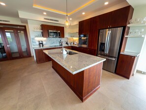 Refrigerador y parrilla de estufa 