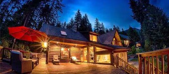 Chalet in "The Woods Nelson" with Stunning Views
