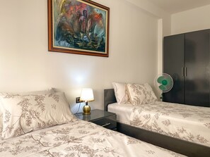 2 bedrooms, iron/ironing board, free WiFi, bed sheets - Boulevard Grand Poste Family Apartment (Tanger)