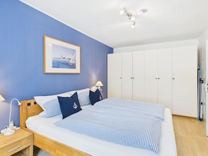 1 bedroom, iron/ironing board, Internet, bed sheets - Cozy vacation apartment "Inselglück" - roof terrace, lake view, central (Lindau)