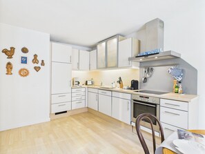 Private kitchen - Cozy vacation apartment "Inselglück" - roof terrace, lake view, central (Lindau)