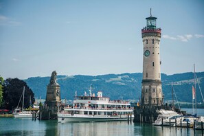 Marina - Cozy vacation apartment "Inselglück" - roof terrace, lake view, central (Lindau)