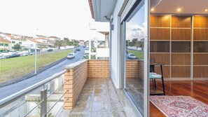 Property grounds - At 5 Km from Porto, beautiful house with private pool, ideal for family vacations. (Jovim)