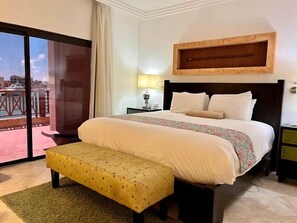 Apartment, 2 Bedrooms, Oceanfront | In-room safe, iron/ironing board, free WiFi