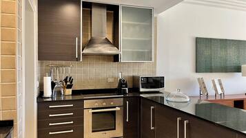 Apartment, 2 Bedrooms, Oceanfront | Private kitchen