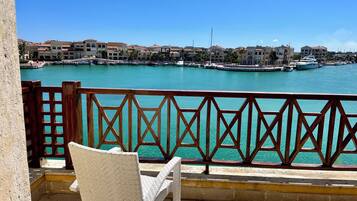 Apartment, 2 Bedrooms, Oceanfront | Terrace/patio