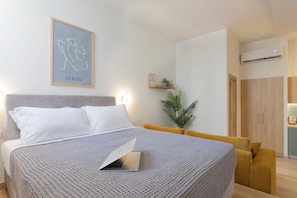 Studio Confort, 1 grand lit, non-fumeurs, cuisine | Chambres insonorisées, fer et planche à repasser, Wi-Fi gratuit