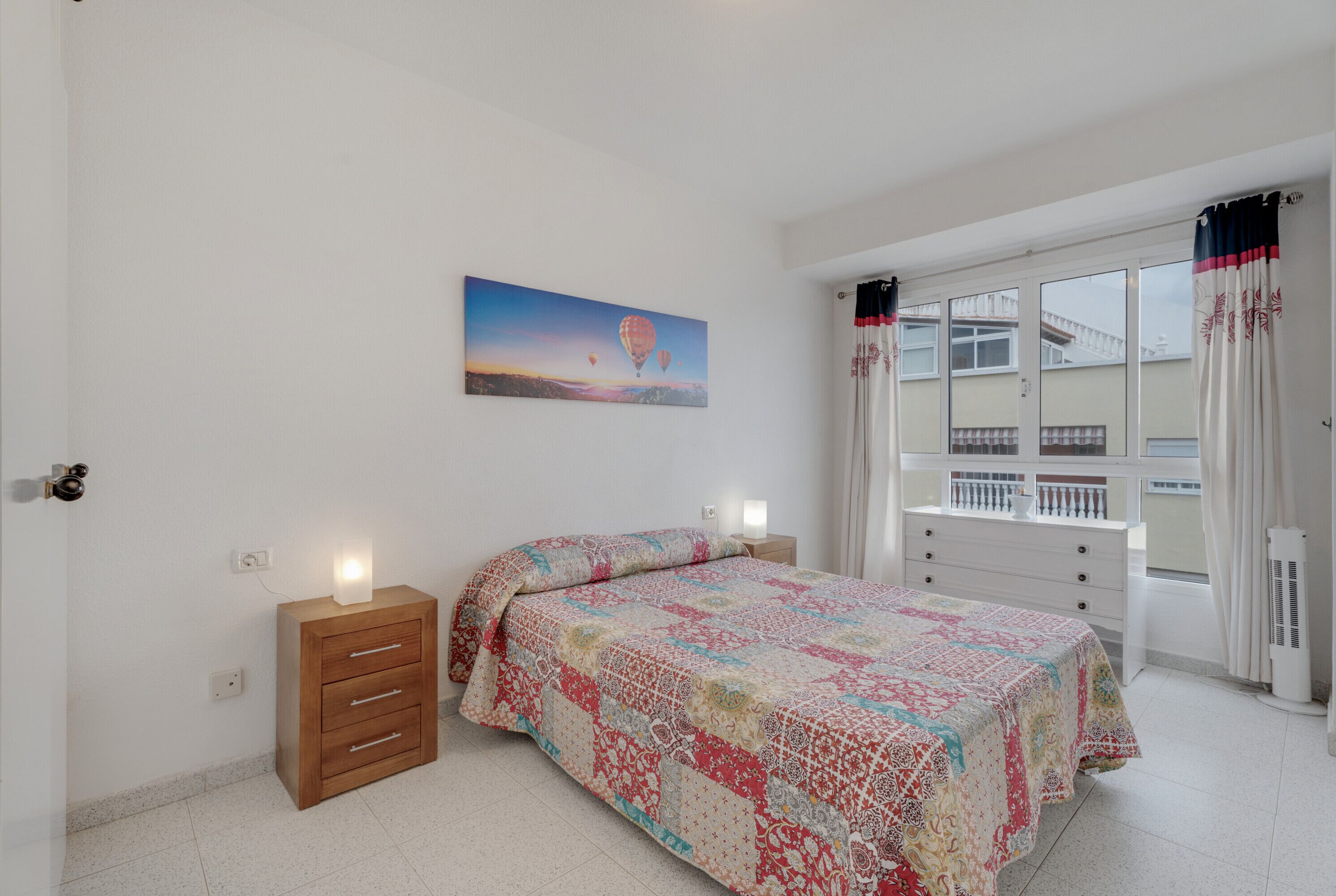 3 slaapkamers, een strijkplank/strijkijzer, wifi, beddengoed