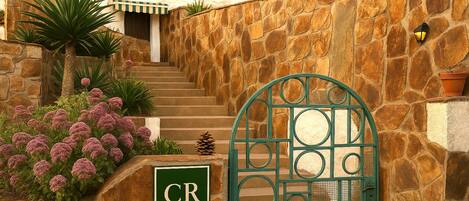 Fachada de la propiedad