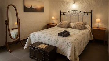 Casa de campo superior, vistas a la montaña | Cortinas opacas y sistema de insonorización