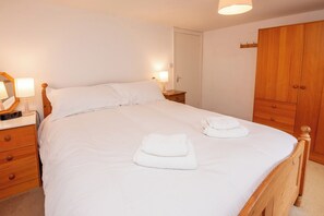 2 bedrooms, bed sheets