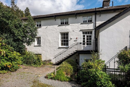 1 Croft Lodge - Two Bedroom Apartment, Sleeps 4