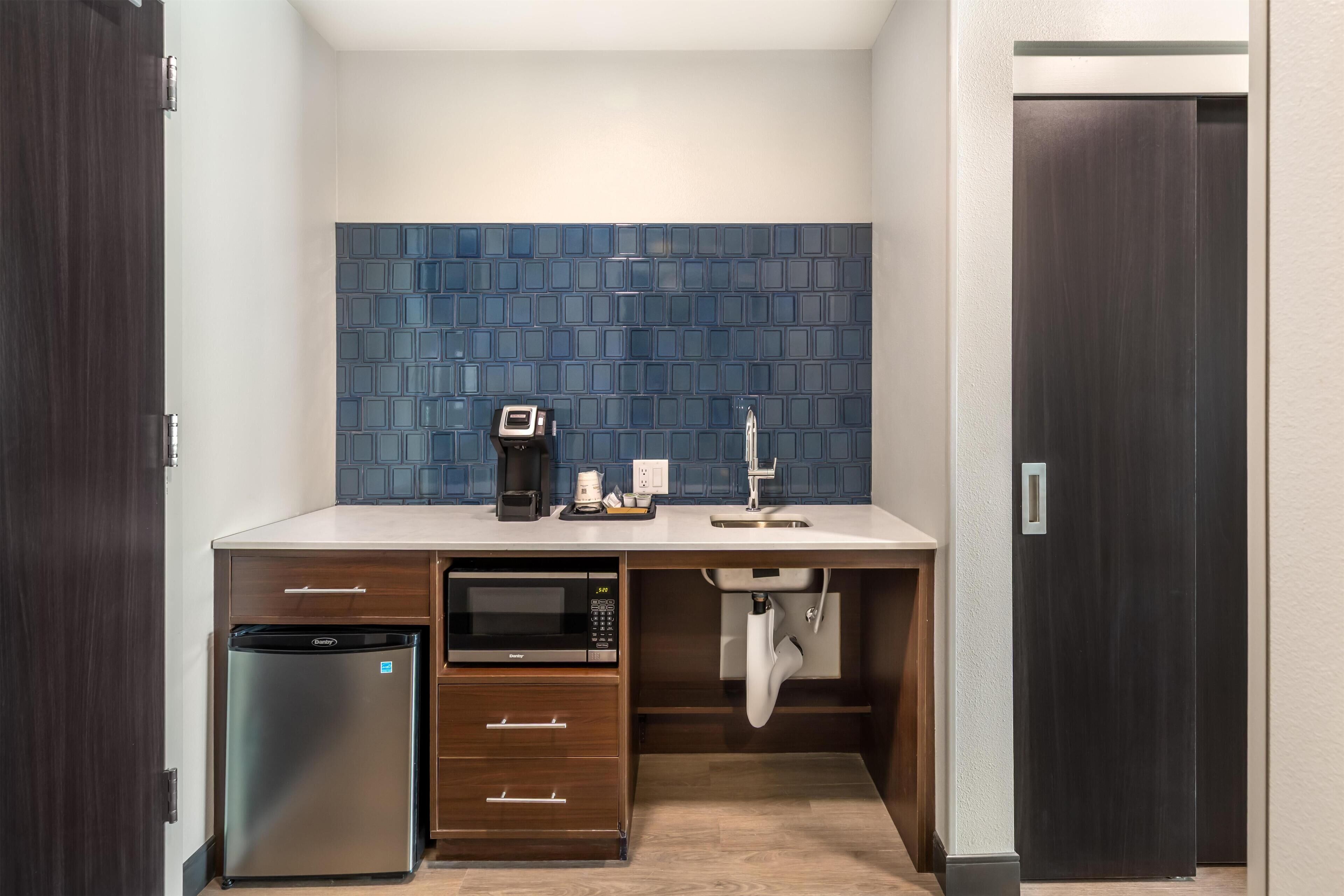 Iron/ironing board, WiFi (free)