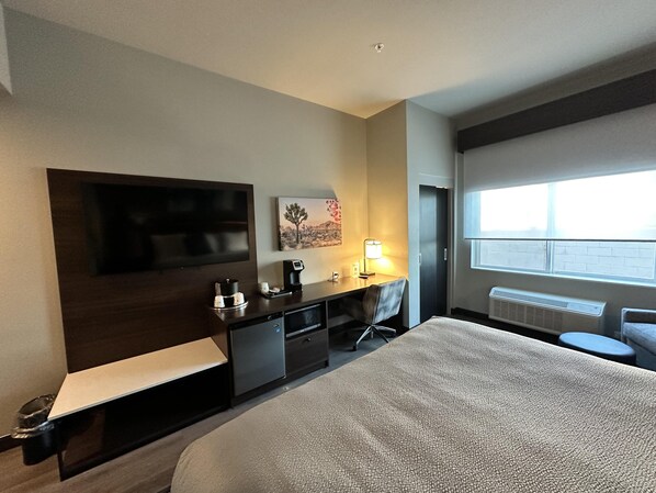 Standardzimmer, 1 King-Bett, barrierefrei, Kühlschrank und Mikrowelle