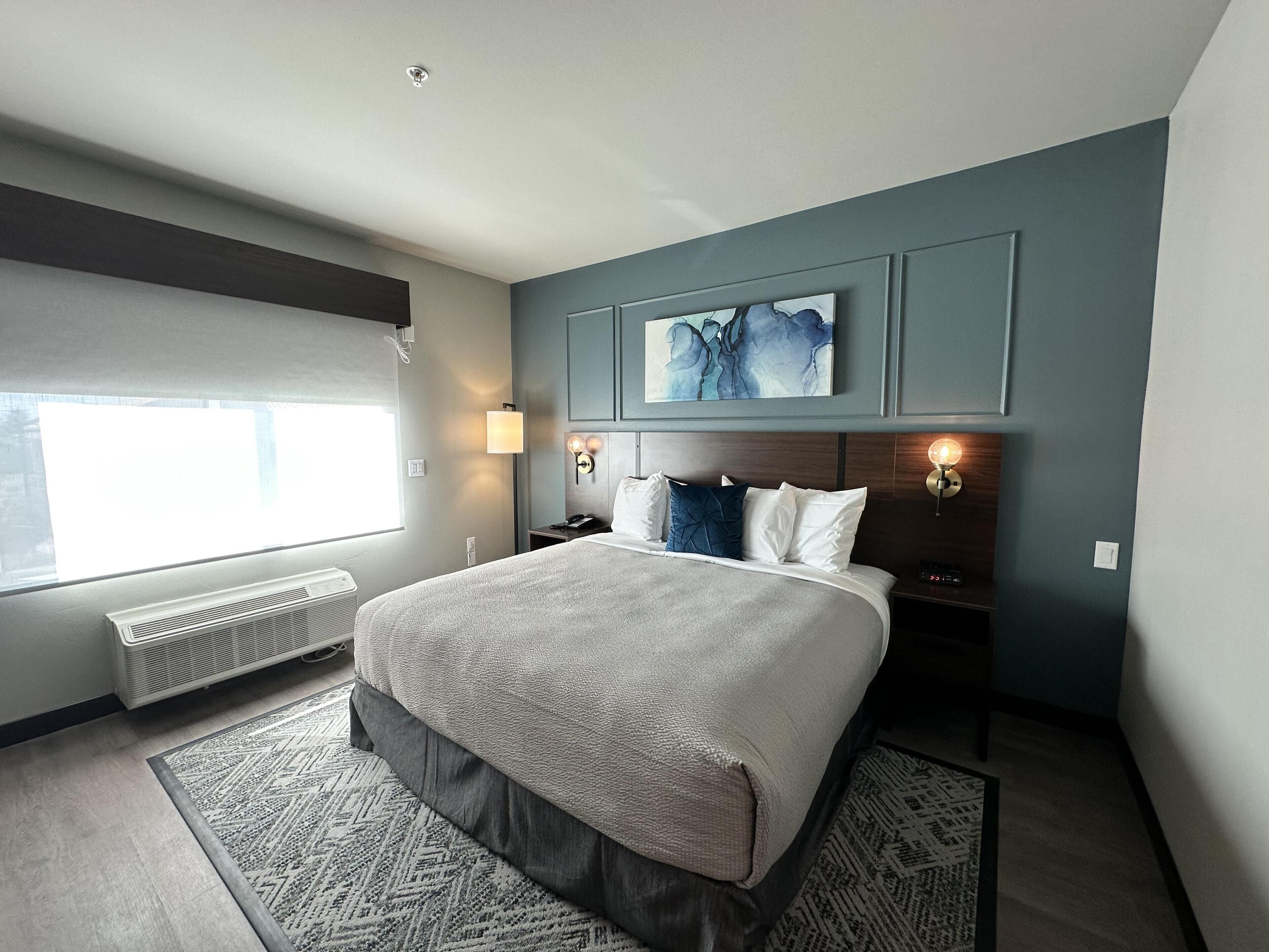 Standardzimmer, 1 King-Bett, barrierefrei, Kühlschrank und Mikrowelle